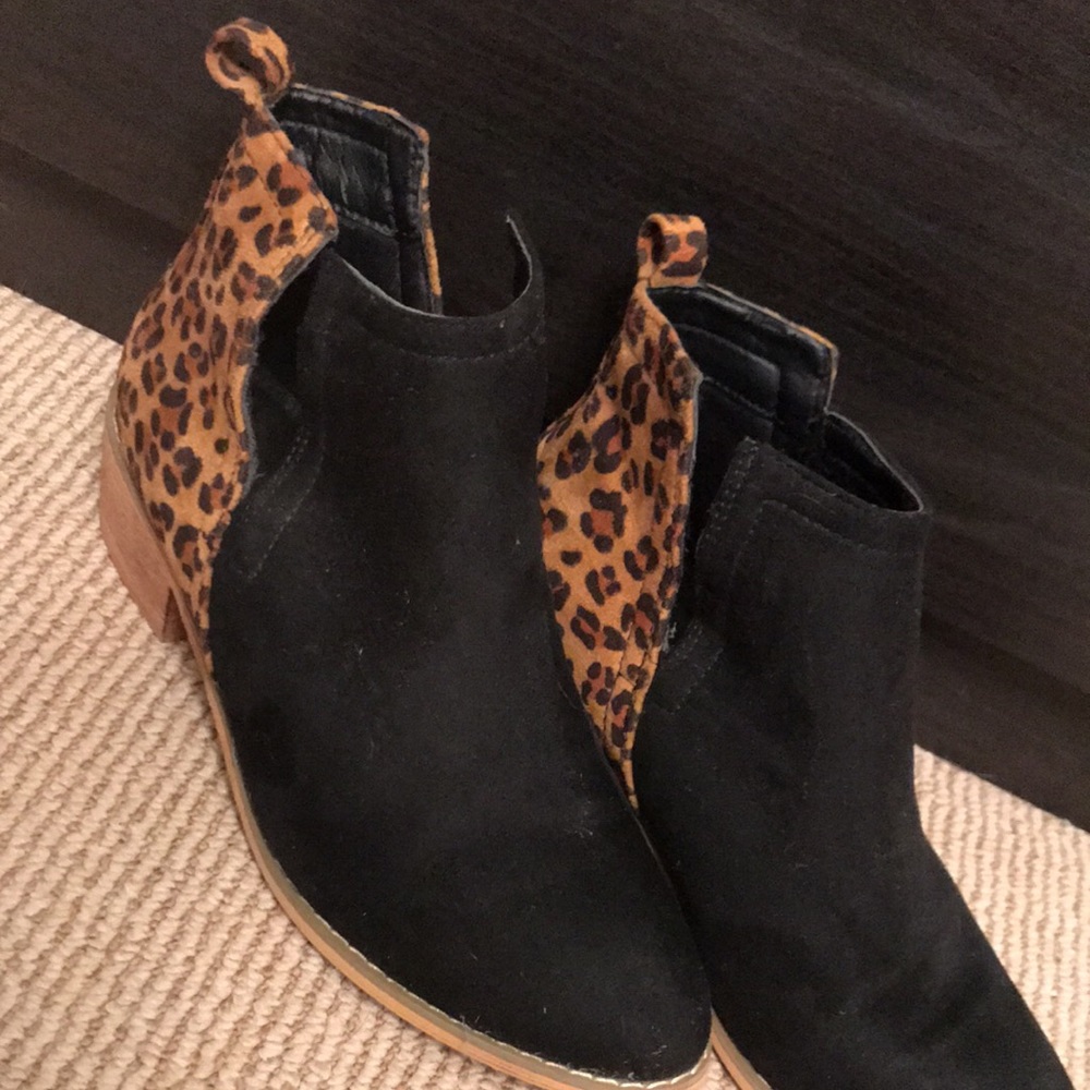 Living room sitting booties!!!